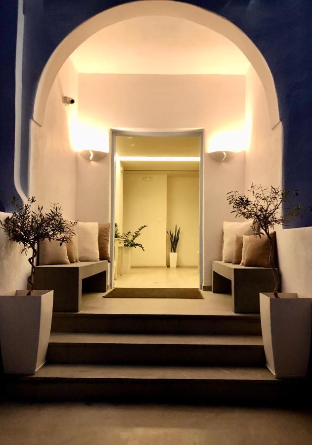 Light Blue Window Kamari Apartment Exterior photo