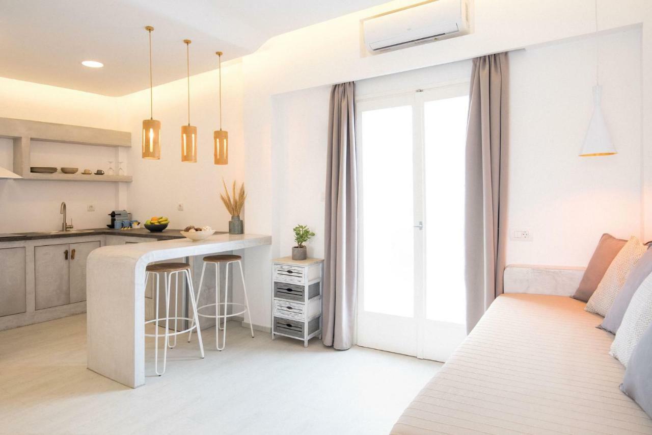 Light Blue Window Kamari Apartment Exterior photo